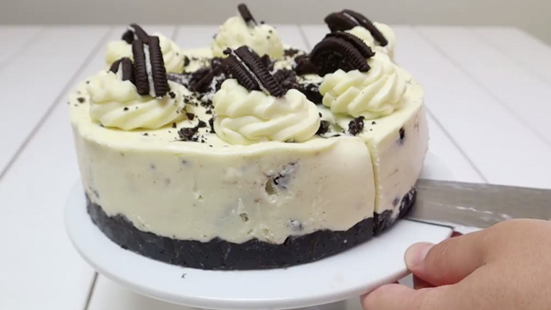 You Only Need 3 Ingredients For This Oreo & White Chocolate Cheesecake ...