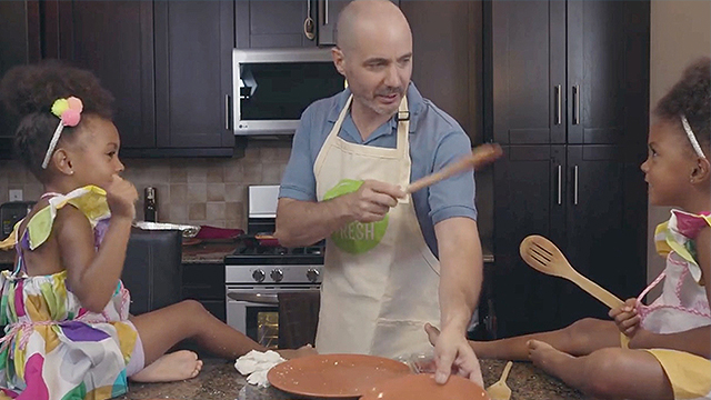 McClure Twins Help Dad Figure Out How To Cook | RTM - RightThisMinute