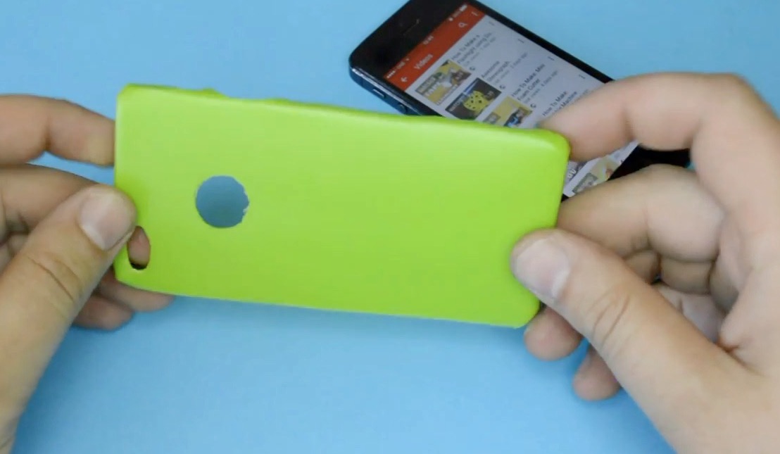 how-to-make-a-diy-phone-case-from-an-old-shampoo-bottle-rtm