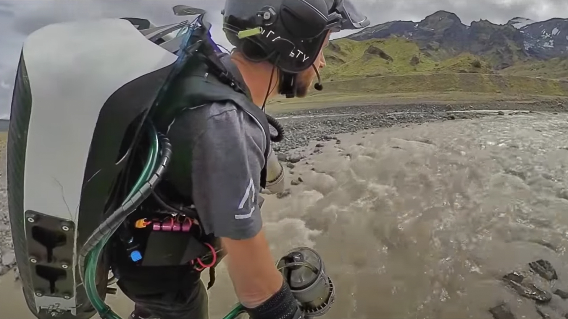 Mesmerizing Jetpack Ride Through Iceland Is Sci-Fi In Real Life | RTM ...