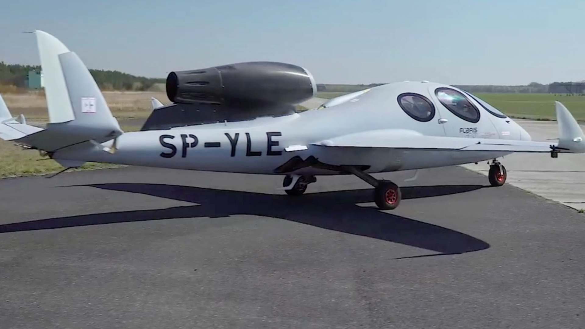 Worlds Smallest Business Jet Takes Flight Rtm Rightthisminute