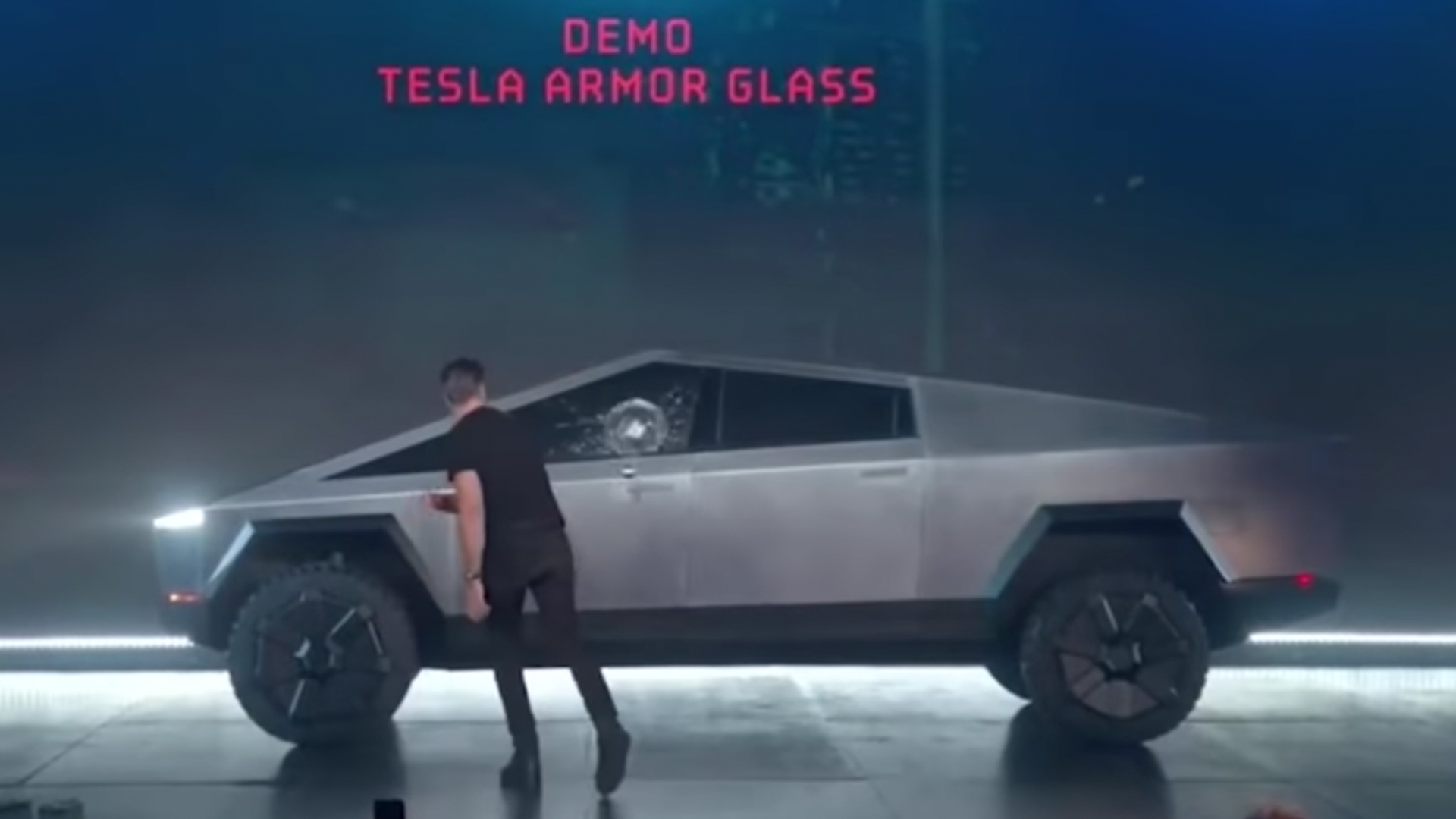 Teslas Not So Smooth Cybertruck Unveiling Rtm