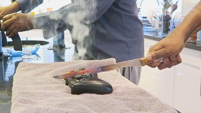 Not Even 'Xbox One' Gear Can Survive A 1000°F Knife | RTM - RightThisMinute
